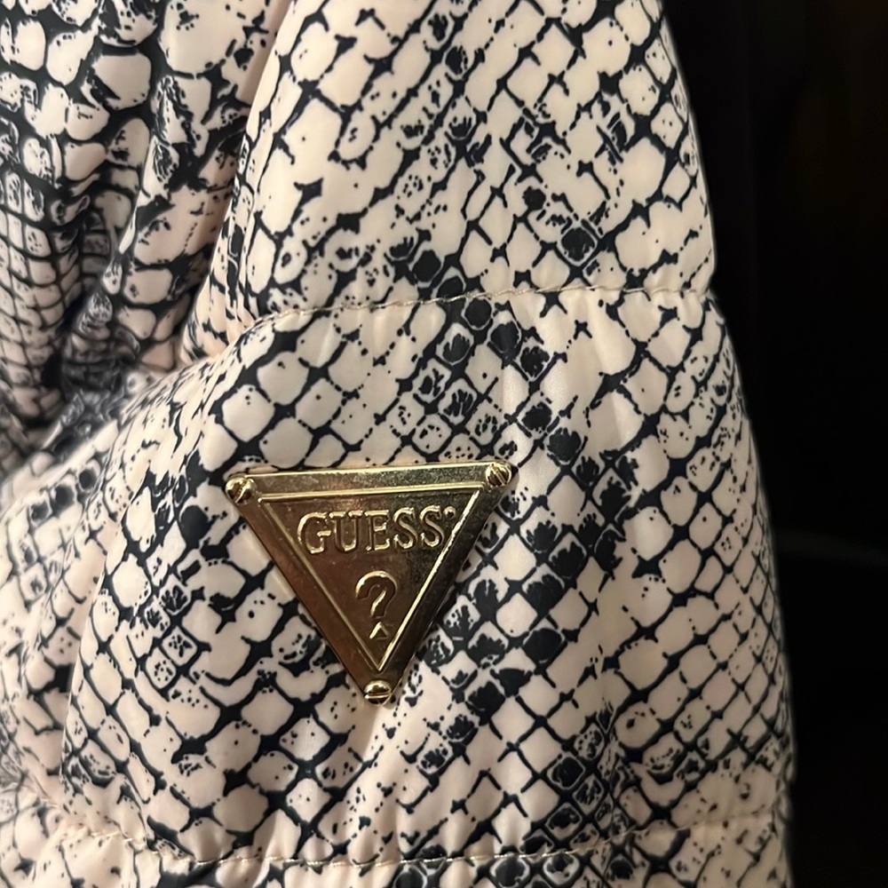 GUESS puffer jacket - Picture 14 of 15